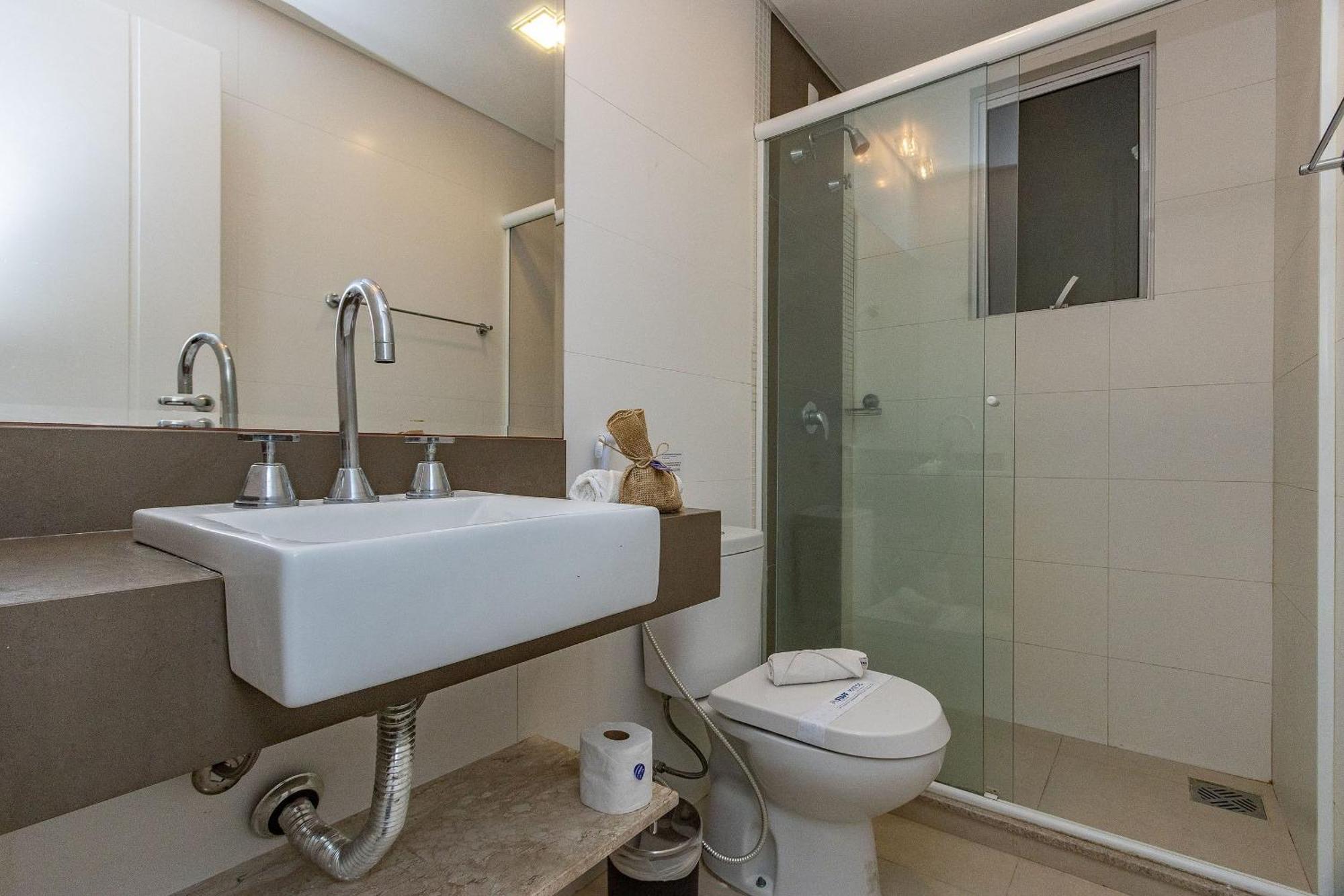 Boulevard 224D - Excelente Apartamento Em Condominio De Luxo No Centro De Bombinhas - Piscina - Jacuzzi - Academia - Portaria 24H. Exterior foto